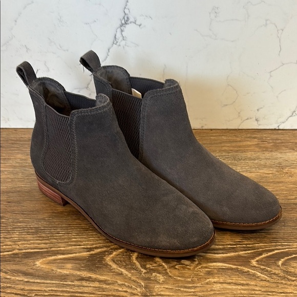 Toms Womens Size 9 Ella Sued Ankle Boots Forged Iron Grey EUC Minimalist Classic - Picture 1 of 9